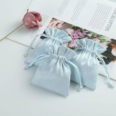용납 OEM / ODM 보석 조직을위한 사용자 정의 밝은 푸른 벨벳 드래그링 가방